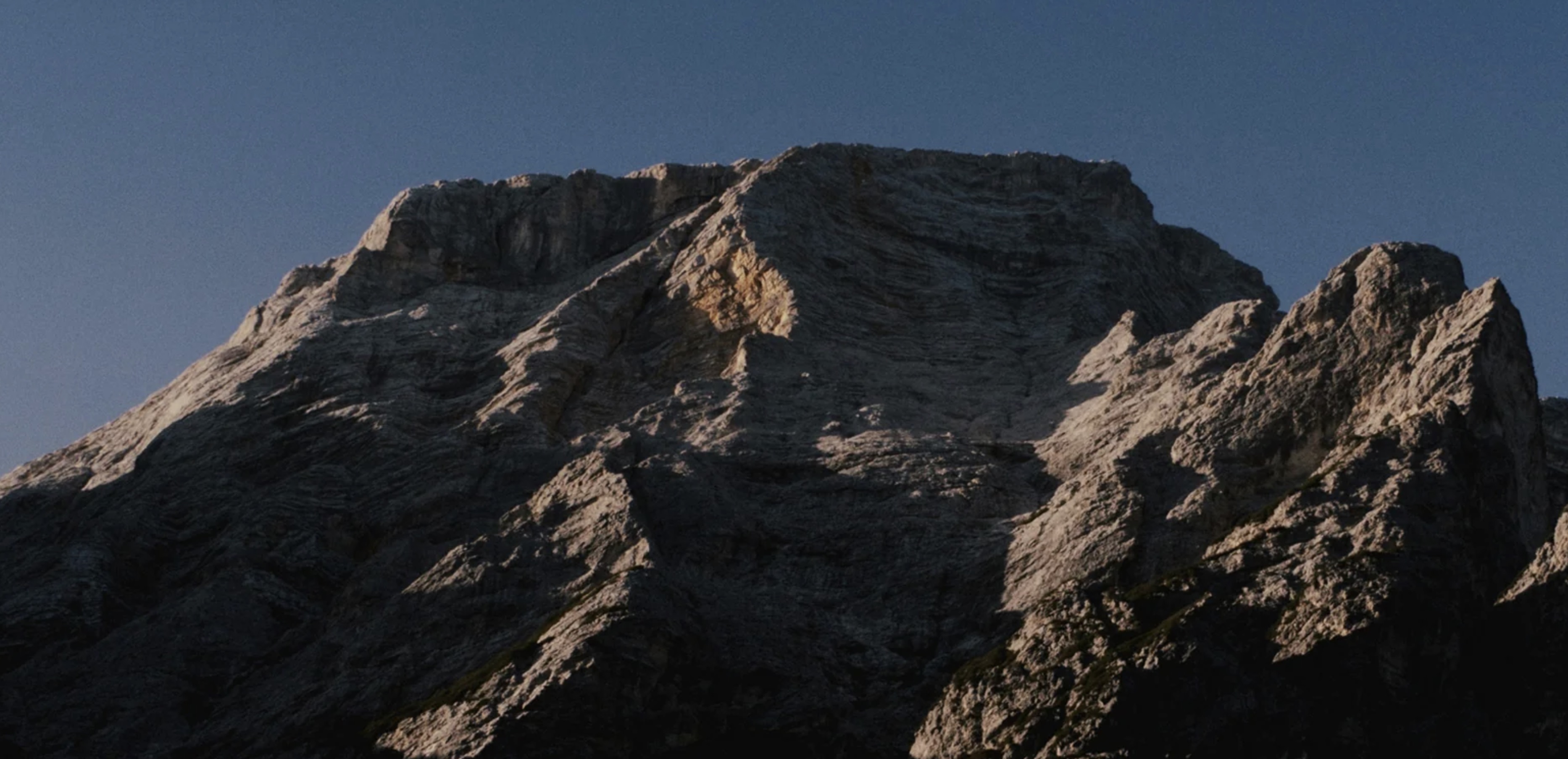 Image: Full width